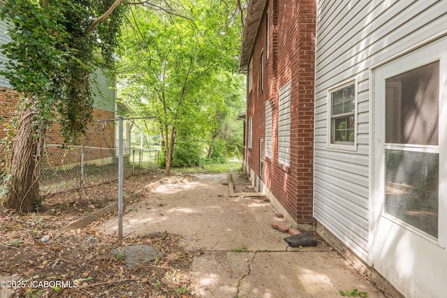 1811 W Main St, Jefferson City, MO 65109 - view of patio