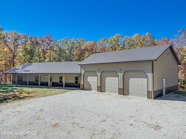 view of front of property