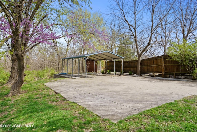 1400 W Main St, Jefferson City, MO 65101 - view of yard with a detached carport