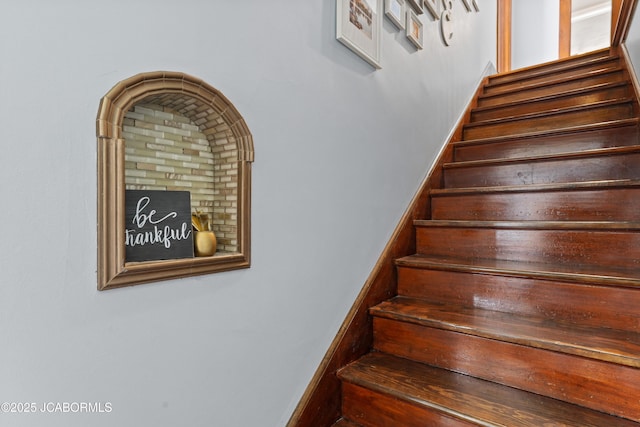 1400 W Main St, Jefferson City, MO 65101 - view of stairway