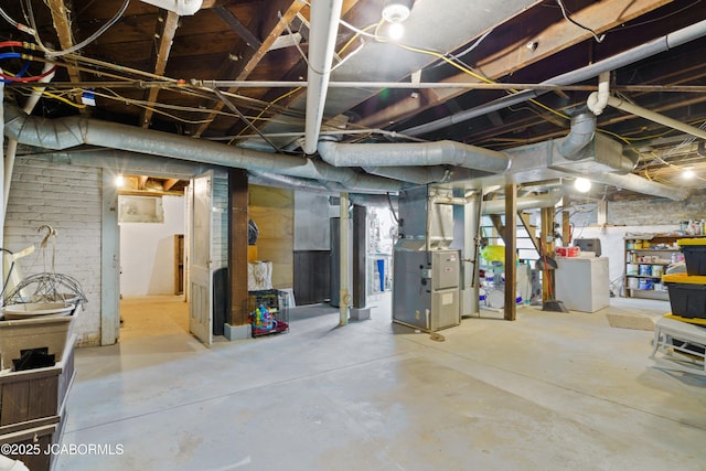 1400 W Main St, Jefferson City, MO 65101 - unfinished basement with washer / dryer and heating unit
