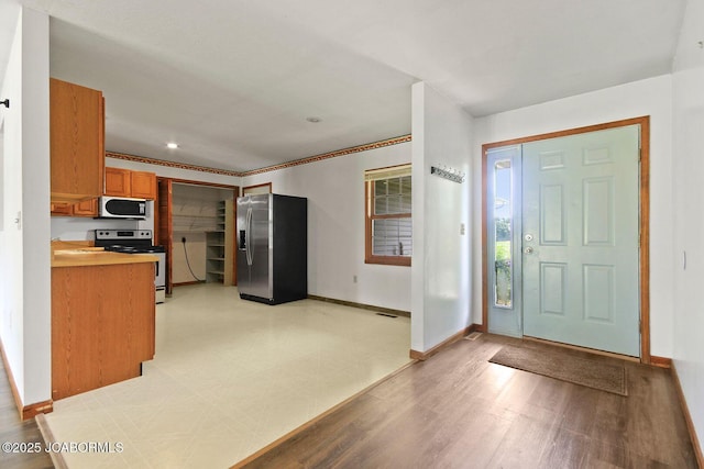 3861 State Road H, Fulton, MO 65251 - entryway featuring light wood-type flooring and recessed lighting