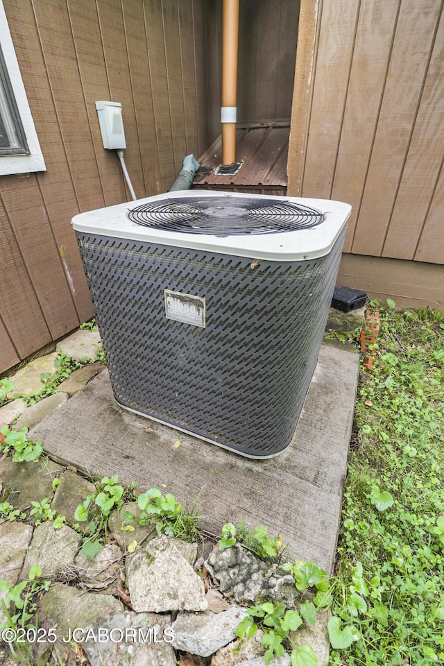 9542 Osage Ct, Williamsburg, MO 63388 - exterior view of a cooling unit