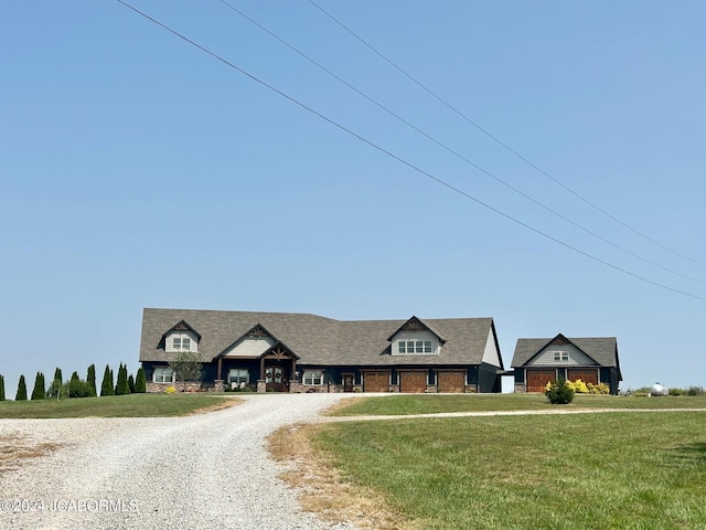 view of front facade with a front yard