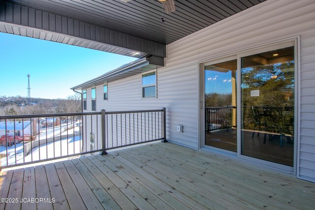 deck with ceiling fan