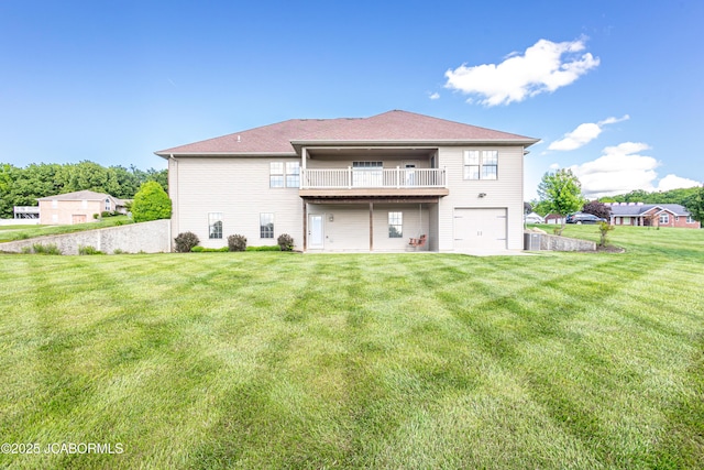 6002 Sterling Ridge Rd, Jefferson City, MO 65101 - rear view of house with a yard and a garage