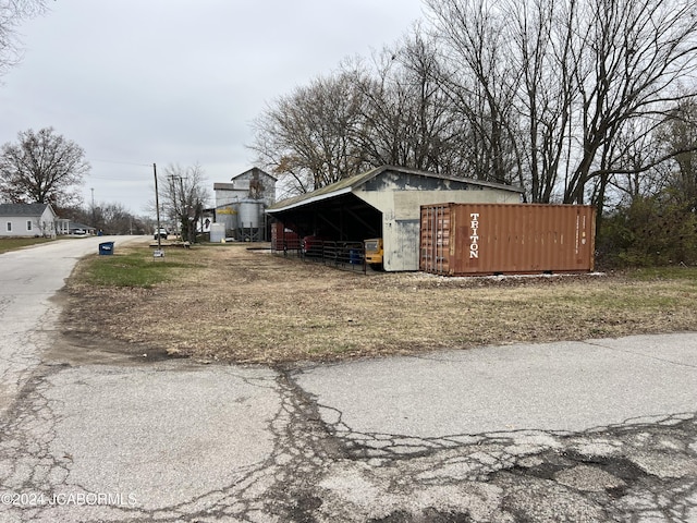 Listing photo 2 for 13306 Railroad Ave, Russellville MO 65074