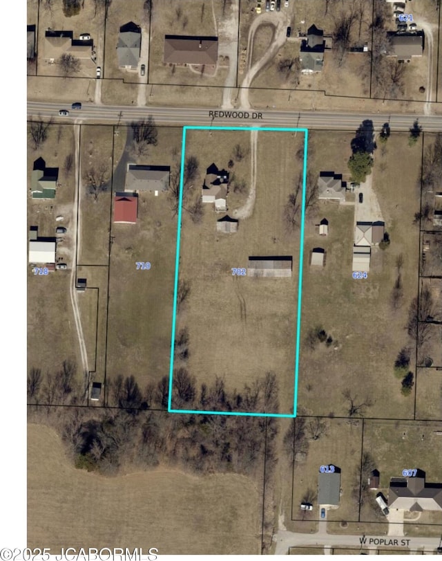 702 Redwood Dr, New Bloomfield, MO 65063 - photo 2