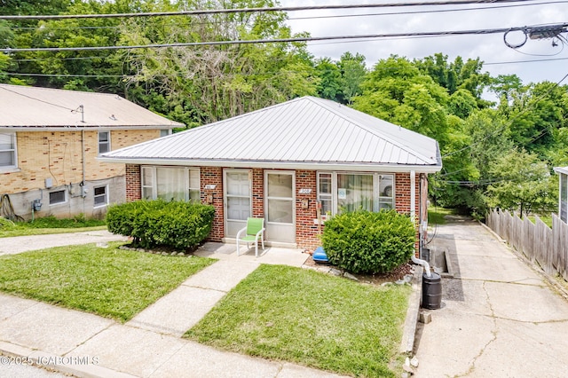 308 Locust St, Jefferson City, MO 65101 - photo 1
