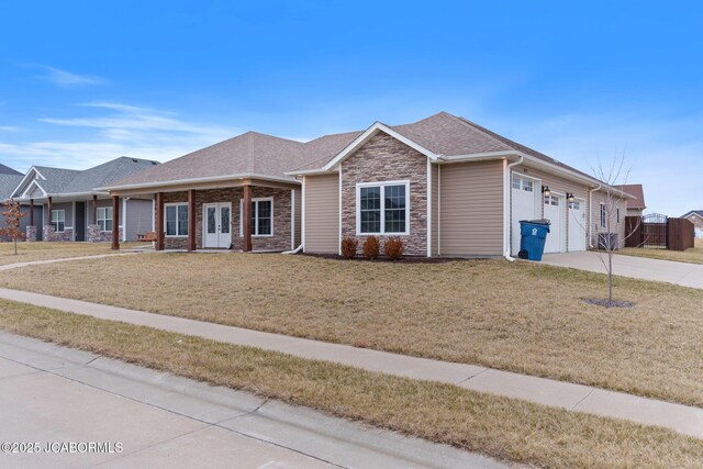 ranch-style home featuring a porch