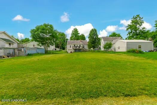 409 E 9th St, Fulton, MO 65251 - view of yard