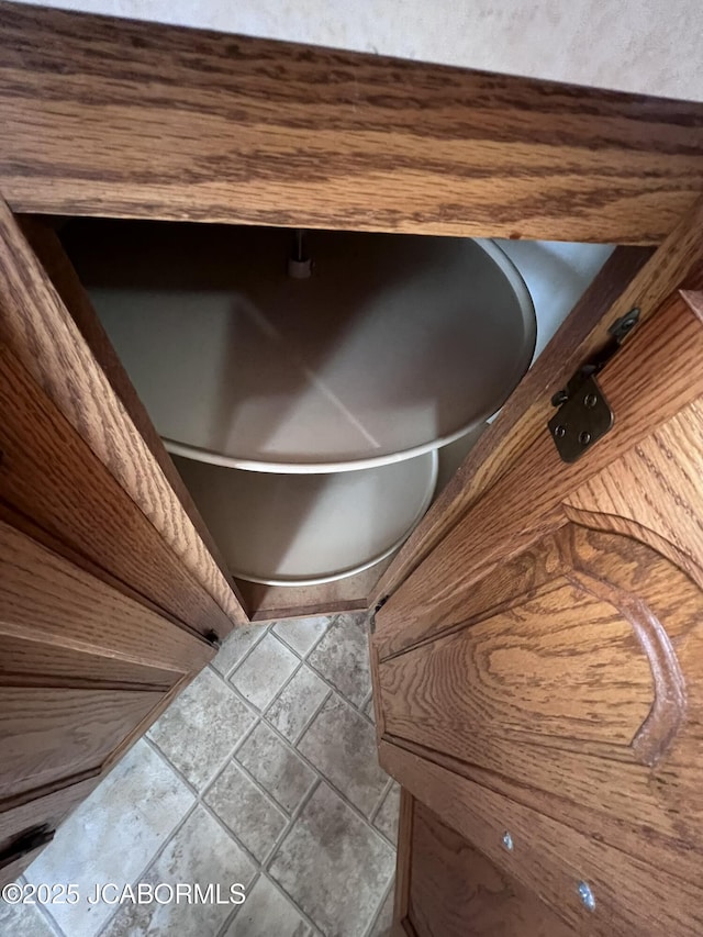 2362 County Road 4032, Holts Summit, MO 65043 - view of interior details
