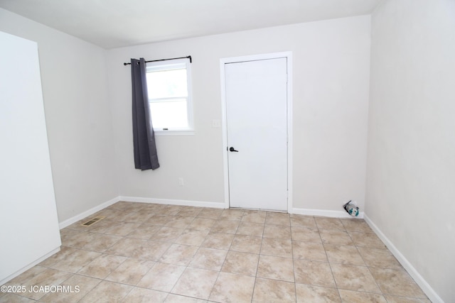 164 Turn Back Now Trl, Linn, MO 65051 - spare room featuring baseboards