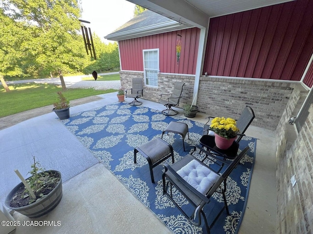 8425 Hillers Creek Dr, New Bloomfield, MO 65063 - photo 9