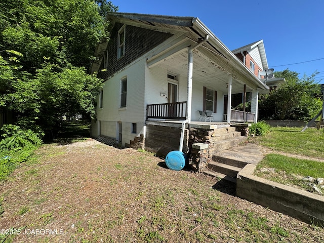 204 Havana St, Jefferson City, MO 65109 - view of front of house with a porch