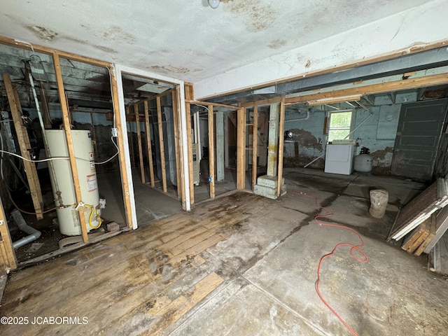 204 Havana St, Jefferson City, MO 65109 - below grade area featuring gas water heater