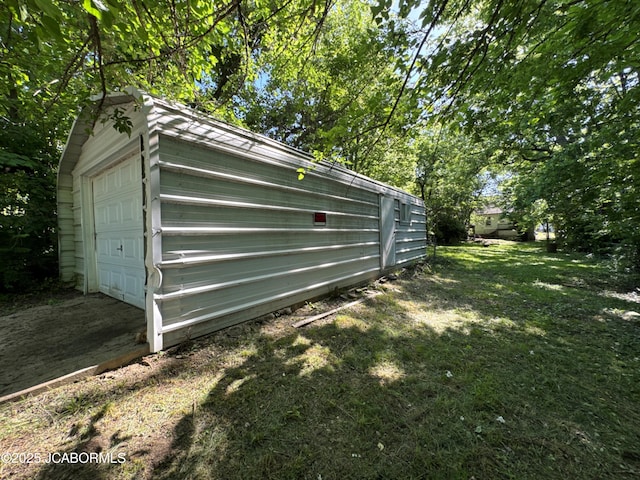 204 Havana St, Jefferson City, MO 65109 - view of outbuilding featuring an outdoor structure