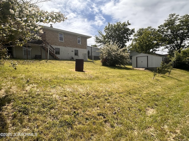 713 Lincoln St, Linn, MO 65051 - view of green lawn with stairs