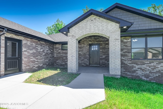 1502 Summerfield Dr, Jefferson City, MO 65109 - entrance to property featuring brick siding and roof with shingles