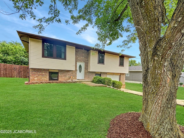 1305 Mernie Dr, Jefferson City, MO 65109 - photo 1