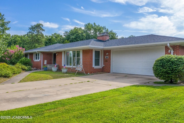 318 Ridgeway Dr, Jefferson City, MO 65109 - photo 1