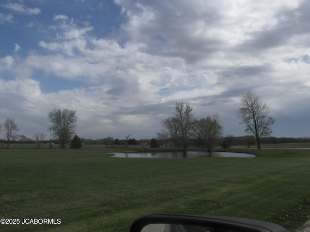view of yard featuring a water view