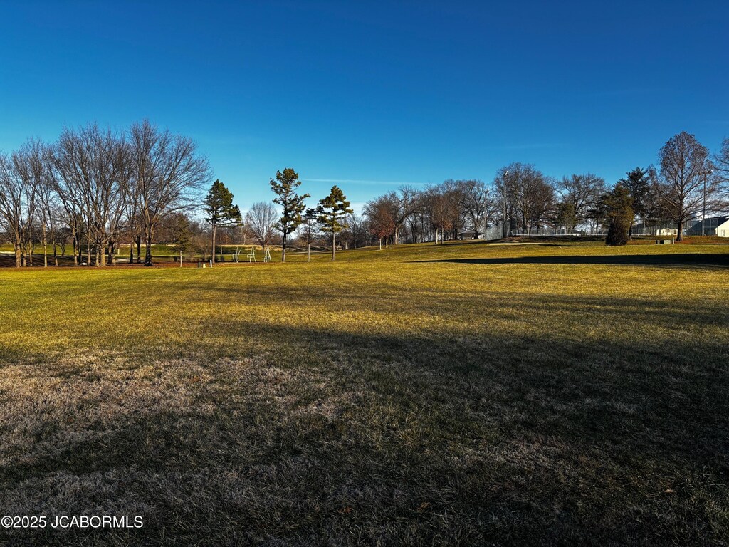 302 Quail Hollow Dr, California, MO 65018 - photo 2