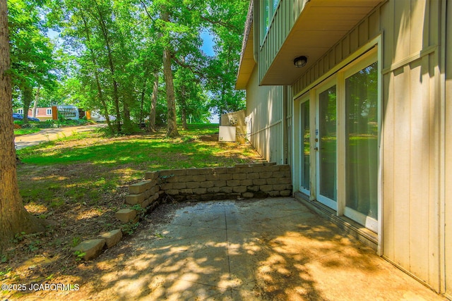 907 Primrose Ln, Jefferson City, MO 65109 - view of patio with french doors