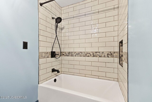 907 Primrose Ln, Jefferson City, MO 65109 - full bath with shower / washtub combination