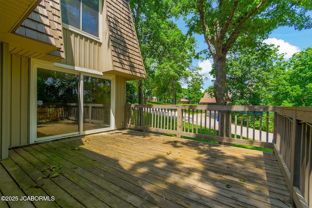 907 Primrose Ln, Jefferson City, MO 65109 - view of wooden terrace