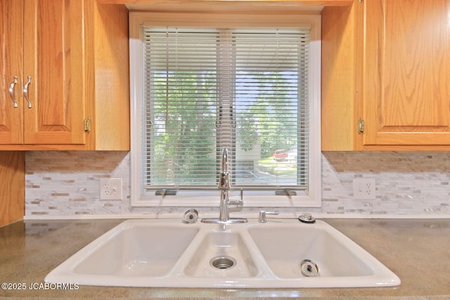 907 Primrose Ln, Jefferson City, MO 65109 - kitchen view of a sink