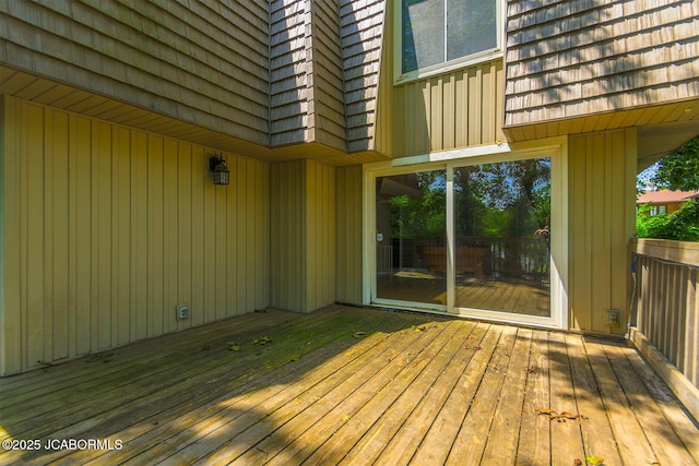 907 Primrose Ln, Jefferson City, MO 65109 - view of wooden terrace