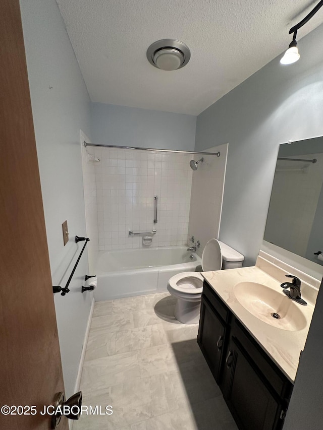 2303 S Briarwood Dr, Sedalia, MO 65301 - photo 8