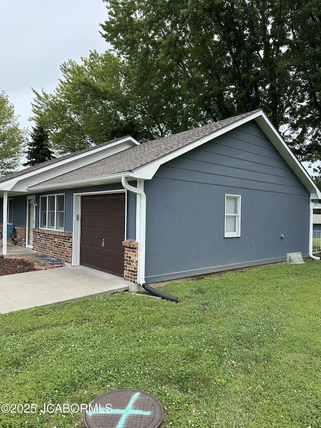 2303 S Briarwood Dr, Sedalia, MO 65301 - photo 2