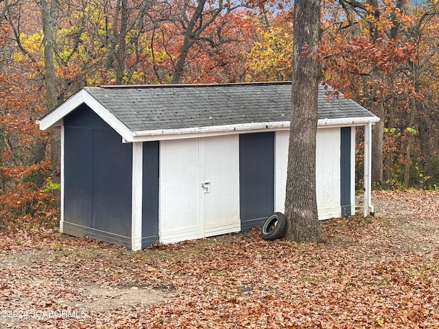 view of outbuilding