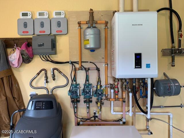 8596 County Rd 146, Williamsburg, MO 63388 - utilities with tankless water heater