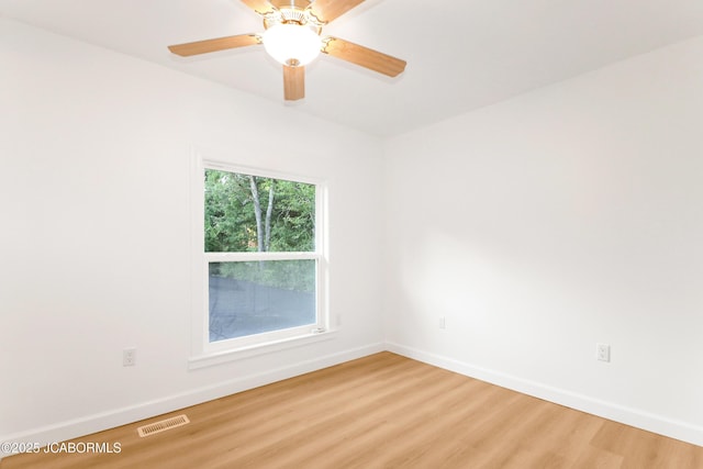 1214 Lynn St, Fulton, MO 65251 - unfurnished room featuring light wood-type flooring and a ceiling fan