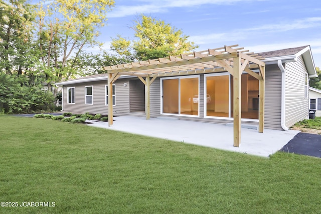 1214 Lynn St, Fulton, MO 65251 - rear view of house featuring a pergola, a patio area, and a yard