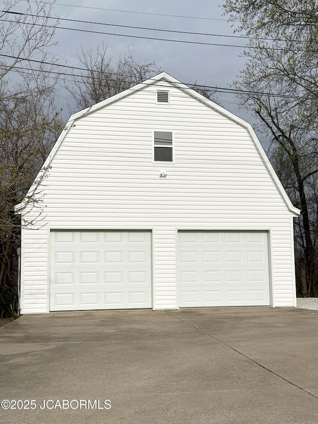 1434 Sunset Lake Rd, Jefferson City, MO 65109 - view of garage
