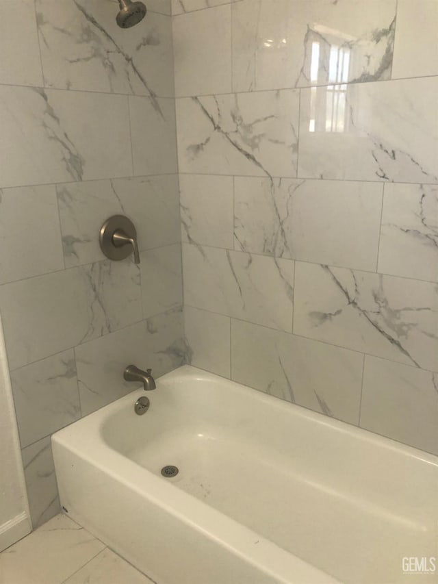 1543 Sycamore Dr, Wasco, CA 93280 - bathroom with shower / tub combination