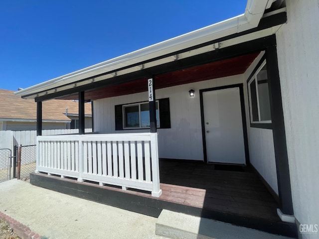 214 Buchanan St, Taft, CA 93268 - property entrance with a porch