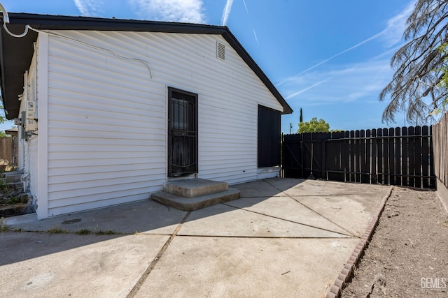 1920 Doolittle Ave, Bakersfield, CA 93304 - rear view of house featuring a patio area