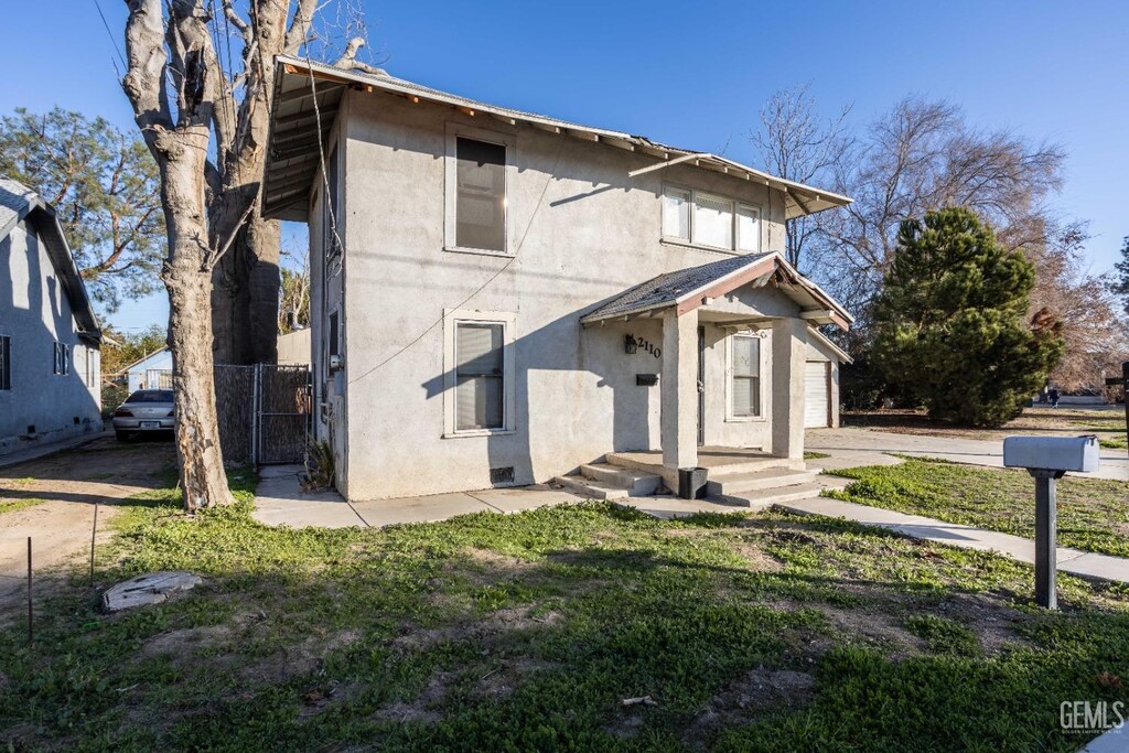 2110 Bank St, Bakersfield, CA 93304 - view of front facade
