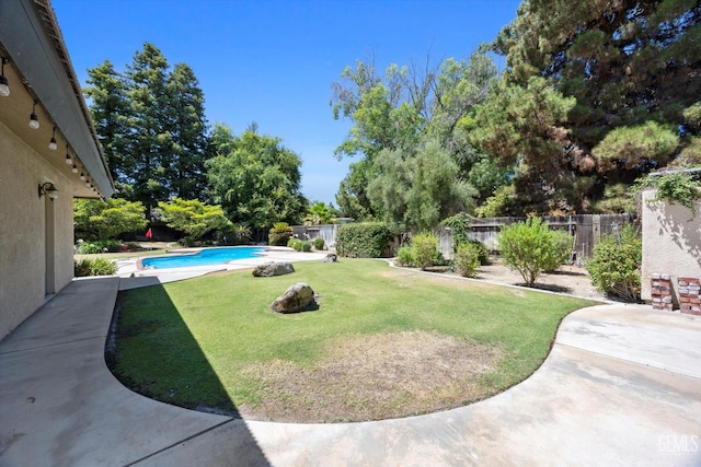 11717 Old Town Rd, Bakersfield, CA 93312 - fenced backyard with a patio area