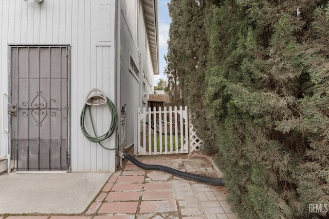 726 D St, Taft, CA 93268 - exterior space with fence