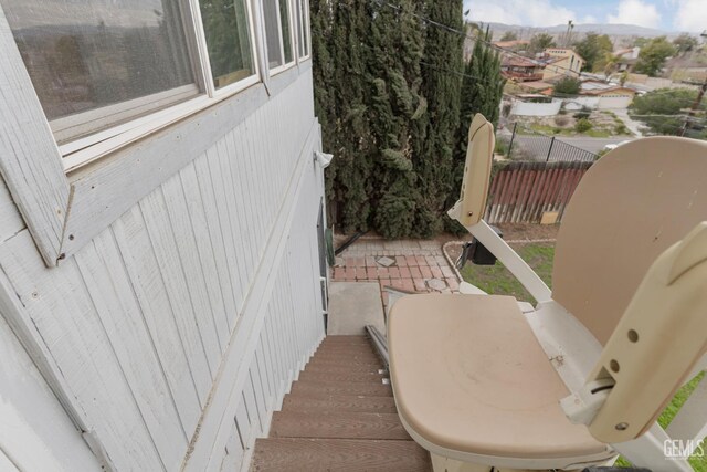 726 D St, Taft, CA 93268 - view of stairway