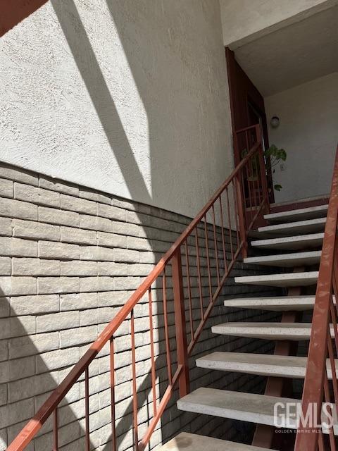 2626 E Cleo Ct Unit 29, Bakersfield, CA 93306 - view of stairway