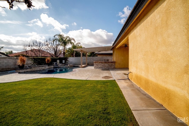 view of yard with a patio