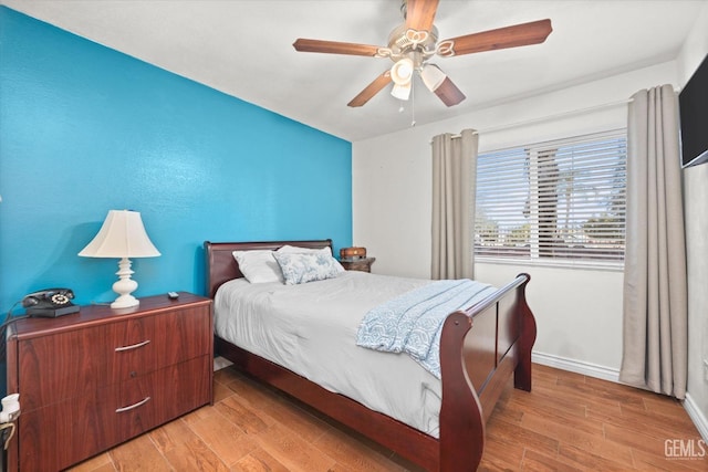 bedroom featuring ceiling fan