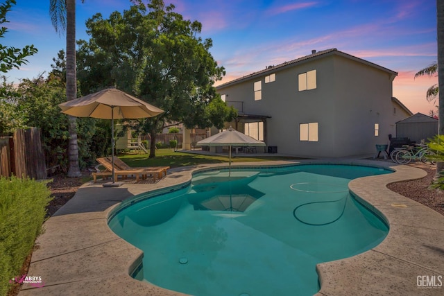 11820 Crescent Creek Ct, Bakersfield, CA 93311 - view of swimming pool with a patio